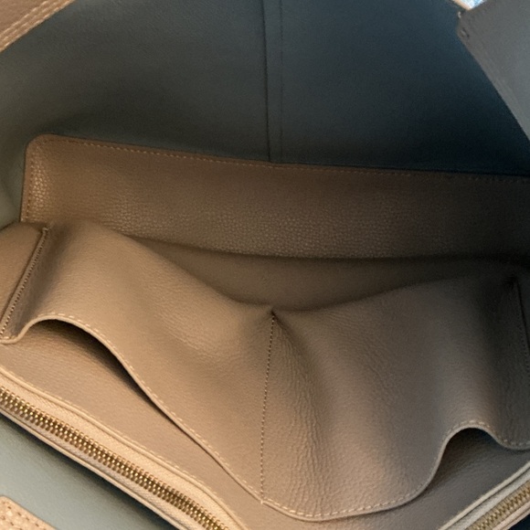 HOBO Taupe Leather Tote with Wide Shoulder Straps - Picture 4 of 7